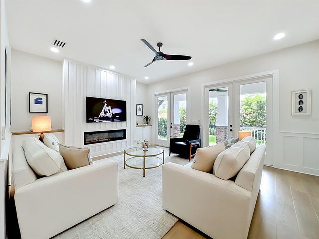217 W BAY STREET, Winter Garden, FL 34787