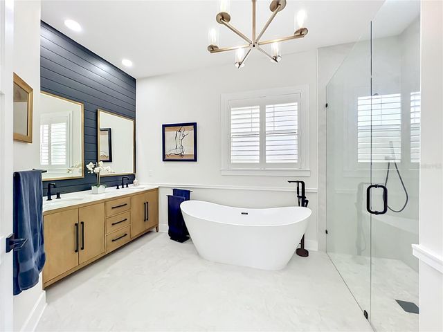 217 W BAY STREET, Winter Garden, FL 34787