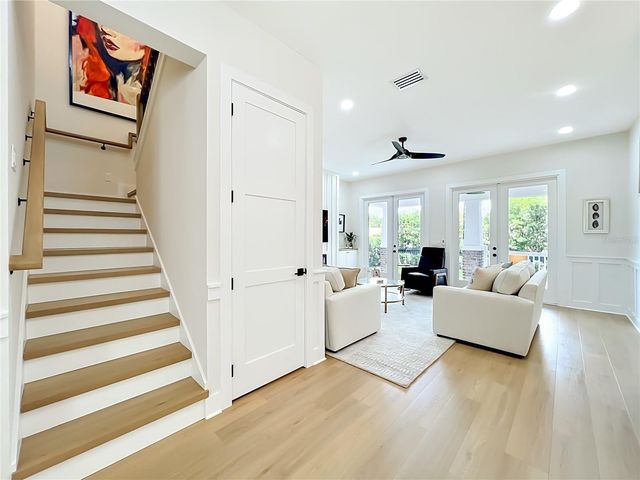 217 W BAY STREET, Winter Garden, FL 34787