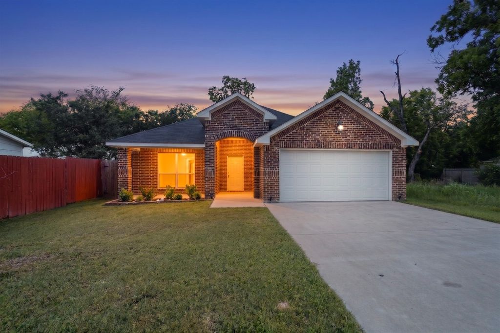 3912 Oneal Street, Greenville, TX 75401