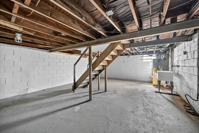 556 Thompson AVENUE, Clairton, PA 15025
