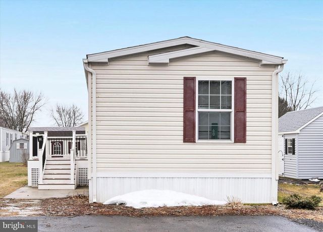 60 PENN VALLEY VLG, Lititz, PA 17543