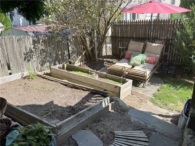 10 Carleton Street, Providence, RI 02908