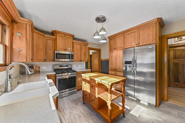 2510 N 66th STREET, Wauwatosa, WI 53213