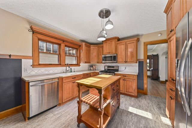 2510 N 66th STREET, Wauwatosa, WI 53213