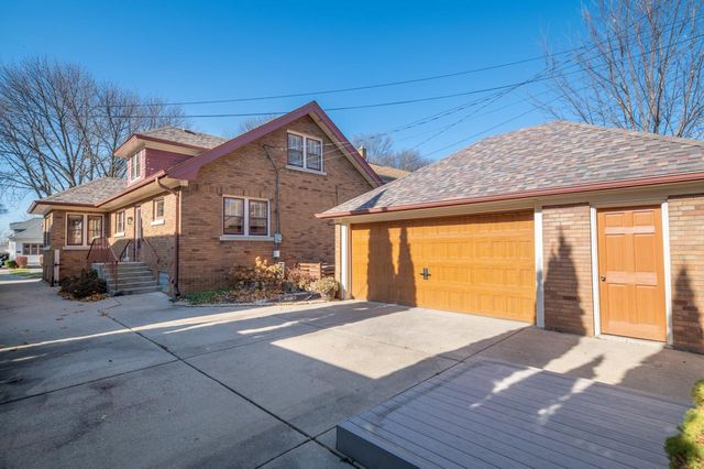 2510 N 66th STREET, Wauwatosa, WI 53213