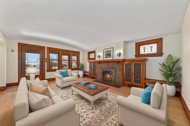 2510 N 66th STREET, Wauwatosa, WI 53213