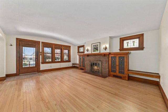 2510 N 66th STREET, Wauwatosa, WI 53213