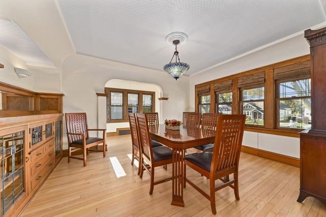 2510 N 66th STREET, Wauwatosa, WI 53213