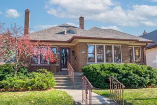 2510 N 66th STREET, Wauwatosa, WI 53213