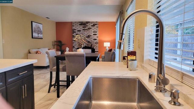 4632 Country Hills Dr, Antioch, CA 94531