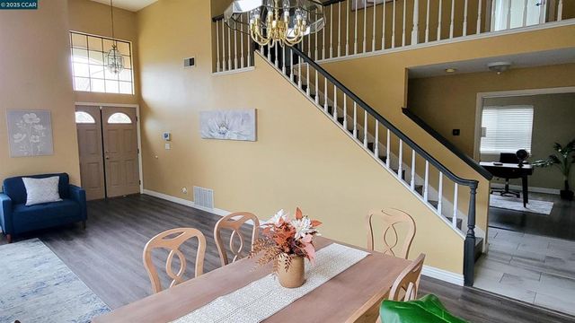 4632 Country Hills Dr, Antioch, CA 94531