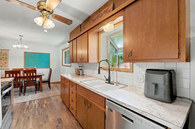 7401 W Galoway Ave, Wichita, KS 67212