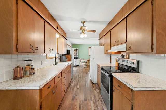 7401 W Galoway Ave, Wichita, KS 67212