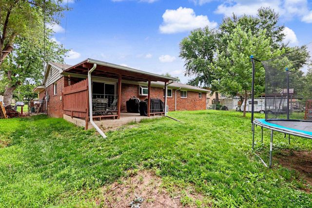 7401 W Galoway Ave, Wichita, KS 67212