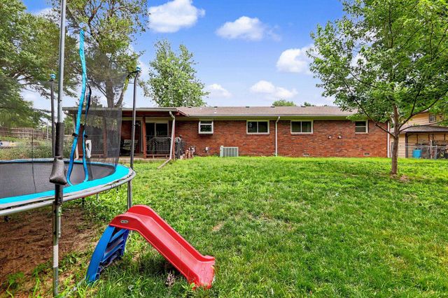 7401 W Galoway Ave, Wichita, KS 67212