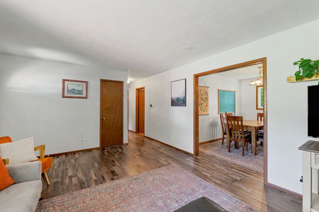 7401 W Galoway Ave, Wichita, KS 67212