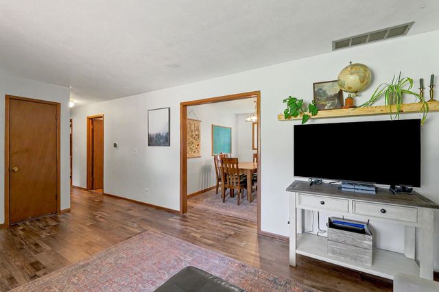 7401 W Galoway Ave, Wichita, KS 67212