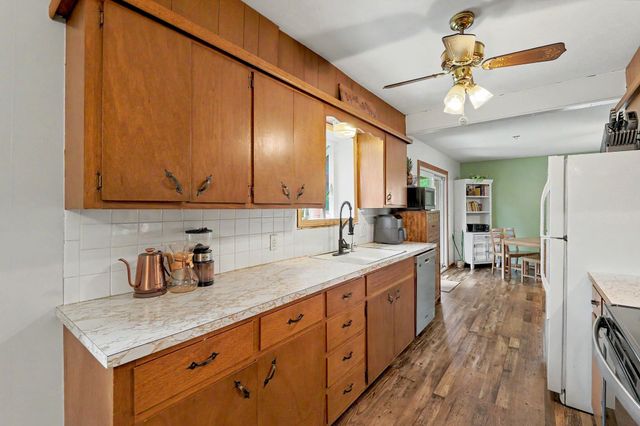 7401 W Galoway Ave, Wichita, KS 67212