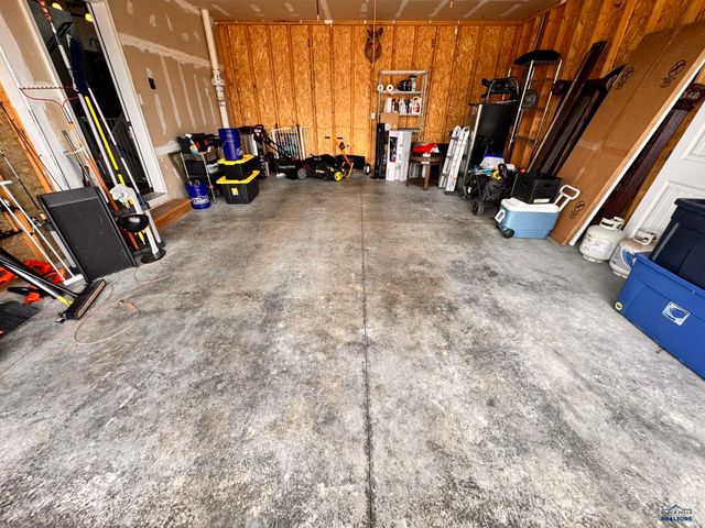 541 PRIDE CT, Box Elder, SD 57719