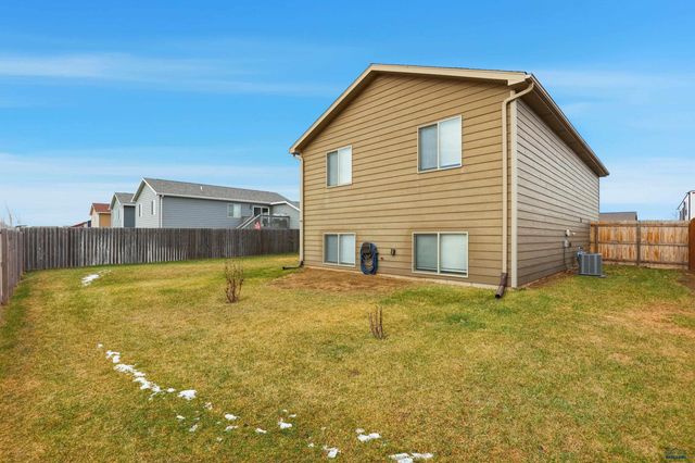 541 PRIDE CT, Box Elder, SD 57719