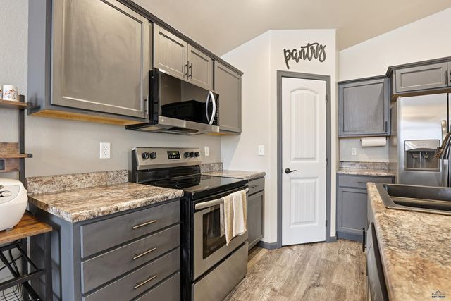 541 PRIDE CT, Box Elder, SD 57719