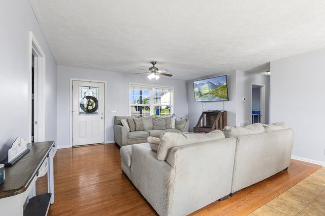 102 Sunrise Ct, Shelbyville, TN 37160