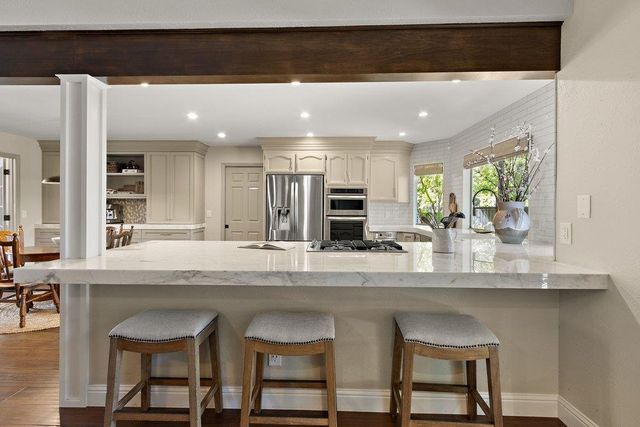 843 Shore Breeze Dr, Sacramento, CA 95831