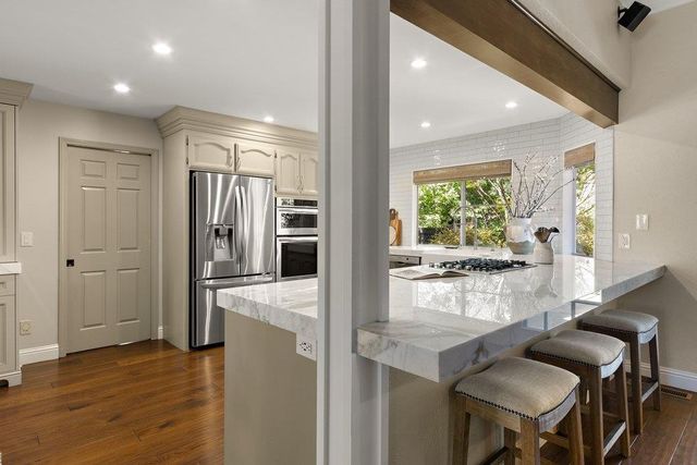 843 Shore Breeze Dr, Sacramento, CA 95831
