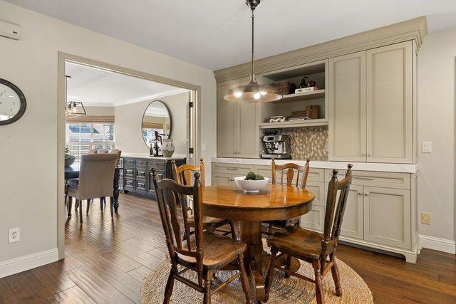 843 Shore Breeze Dr, Sacramento, CA 95831