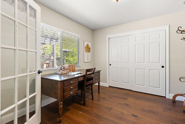 843 Shore Breeze Dr, Sacramento, CA 95831
