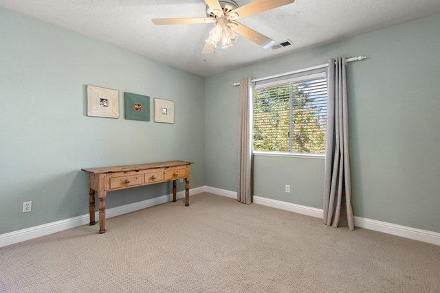 843 Shore Breeze Dr, Sacramento, CA 95831