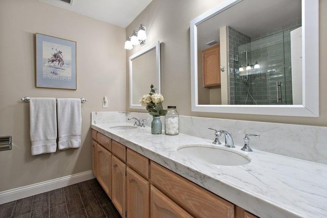 843 Shore Breeze Dr, Sacramento, CA 95831