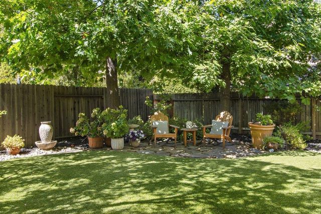 843 Shore Breeze Dr, Sacramento, CA 95831