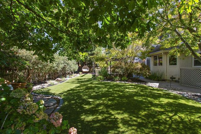 843 Shore Breeze Dr, Sacramento, CA 95831