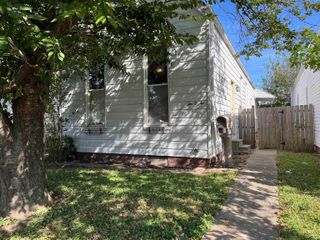 202 E Tennessee Street, Evansville, IN 47711