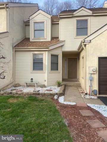 252 SYCAMORE CIR, Upper Holland, PA 19053