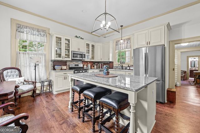 9 Temple Avenue, Newnan, GA 30263