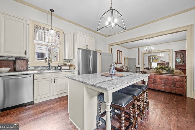 9 Temple Avenue, Newnan, GA 30263