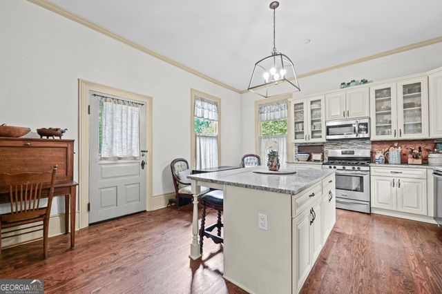 9 Temple Avenue, Newnan, GA 30263