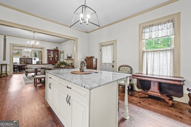 9 Temple Avenue, Newnan, GA 30263