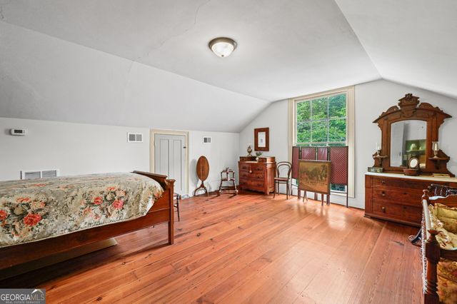 9 Temple Avenue, Newnan, GA 30263