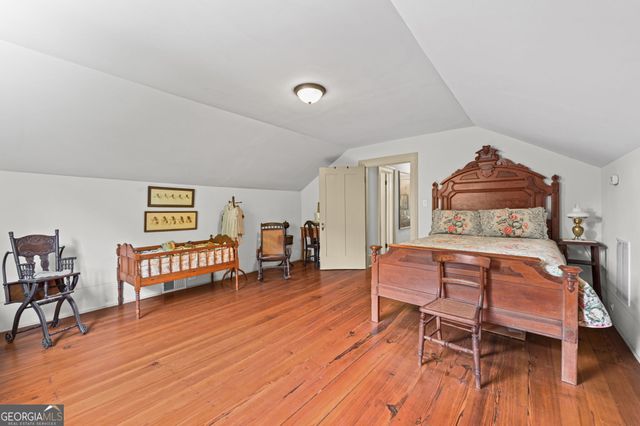 9 Temple Avenue, Newnan, GA 30263