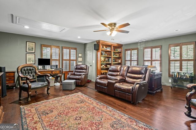 9 Temple Avenue, Newnan, GA 30263