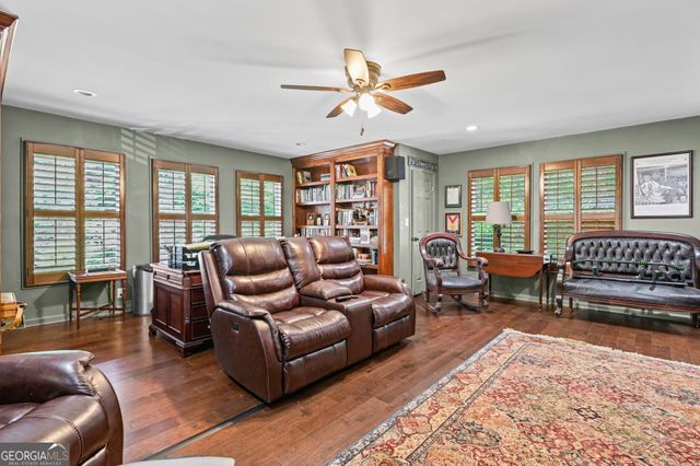 9 Temple Avenue, Newnan, GA 30263