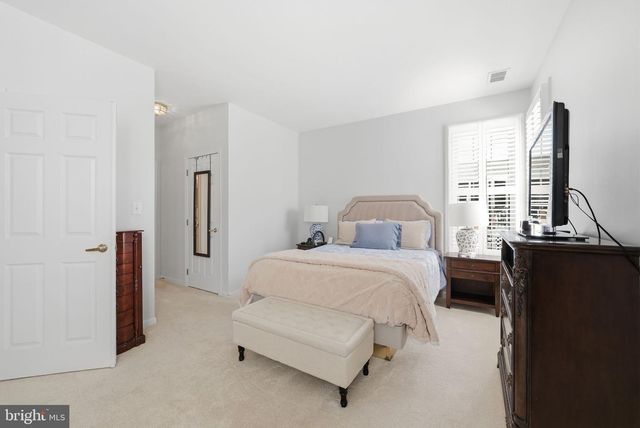 6828 DERBY RUN WAY, Gainesville, VA 20155
