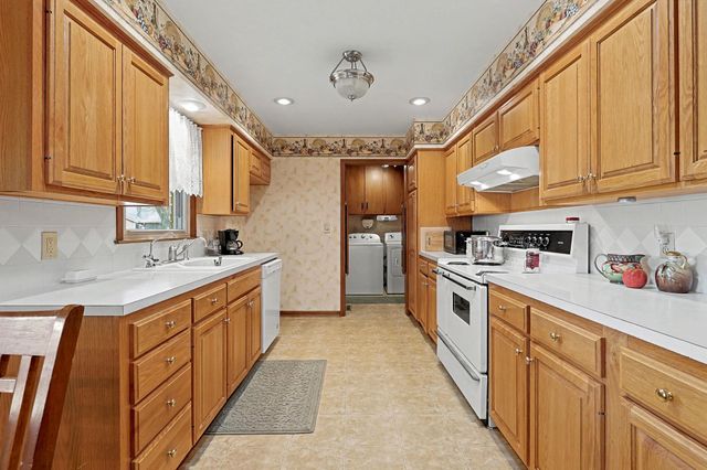 2216 W 18th St N, Wichita, KS 67203