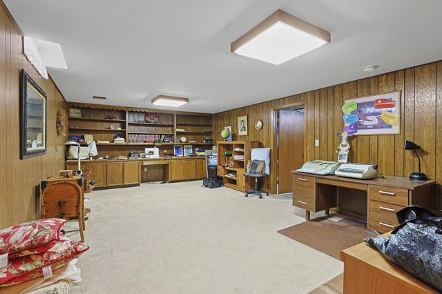 2216 W 18th St N, Wichita, KS 67203