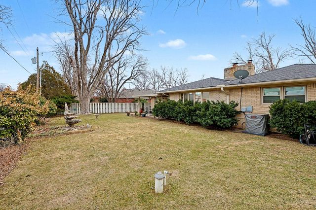 2216 W 18th St N, Wichita, KS 67203