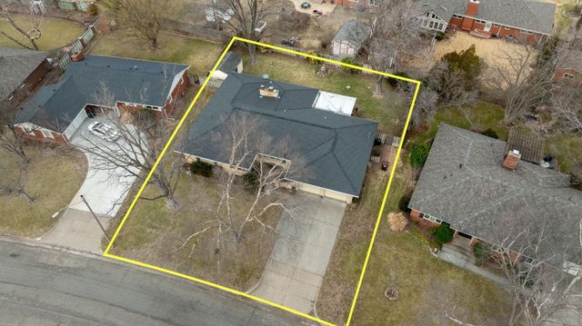 2216 W 18th St N, Wichita, KS 67203